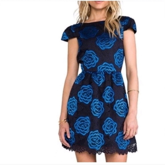 Alice + Olivia Nelly Blue Black Lace Deep V Open Back Mini Dress Size 10 - Picture 7 of 11